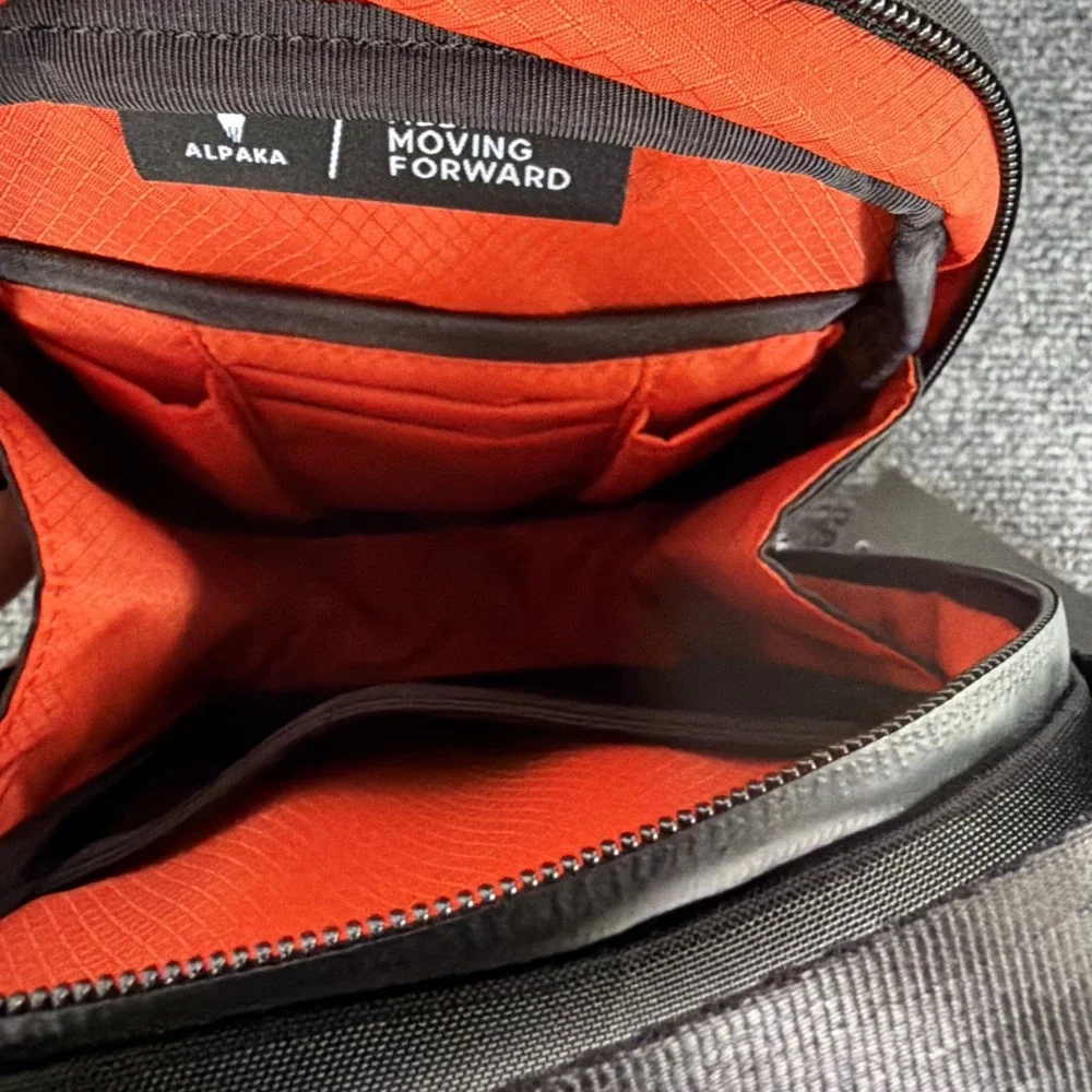 ALPAKA METRO SLING V2 Black Axoflux 300D 2.5L Crossbody Sling Tech Bag w/ Strap